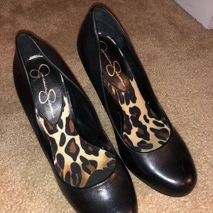 Jessica Simpson pumps